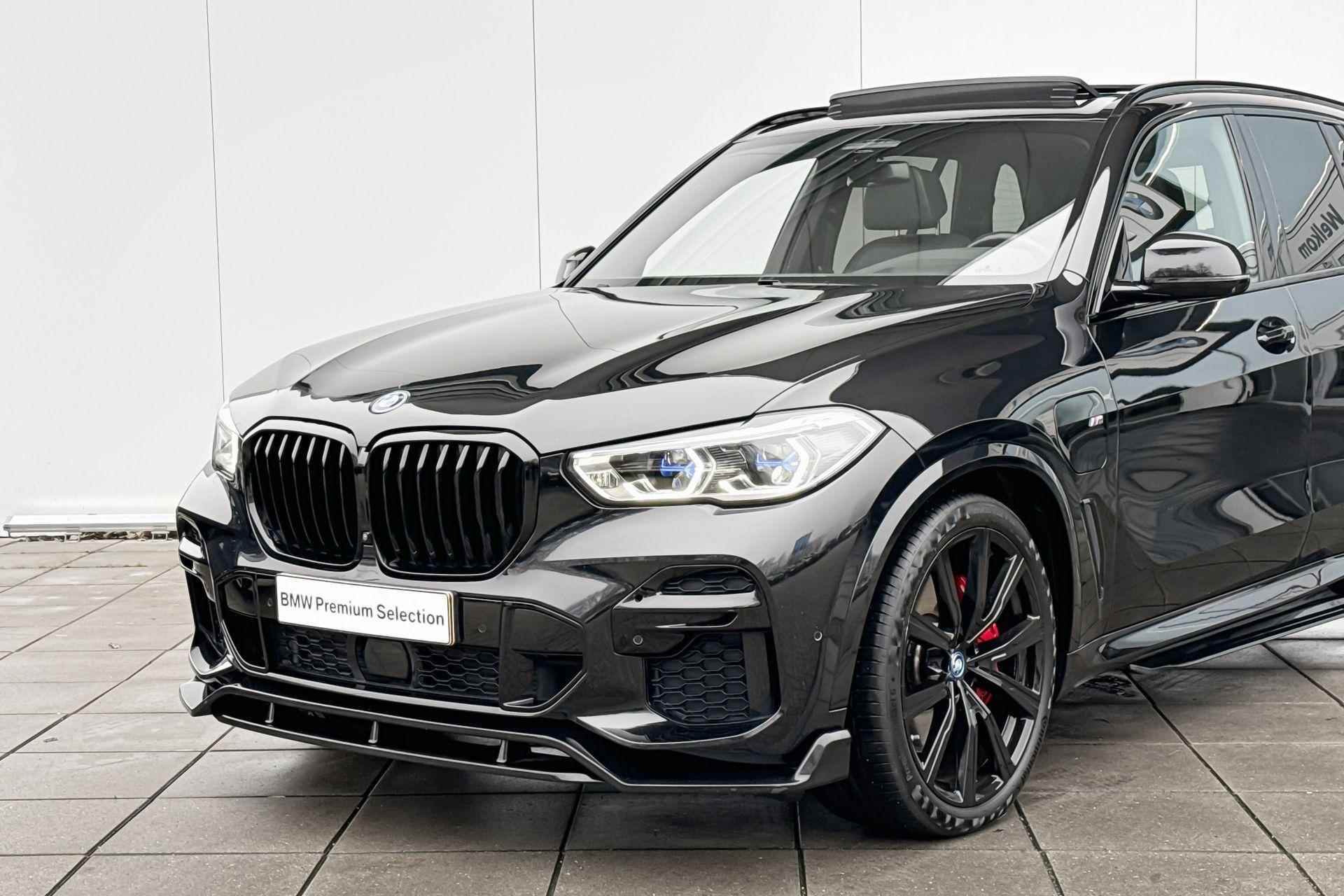 BMW X5 xDrive45e High Executive M-Sport / Co-Pilot Pack / 22" / Stuurwielrandverwarming / Soft Close / Trekhaak / Panoramadak / Head Up Display / Comfort Access / Getinte Ramen / Stoelventilatie / Stoelverwarming voor en achter - 25/30