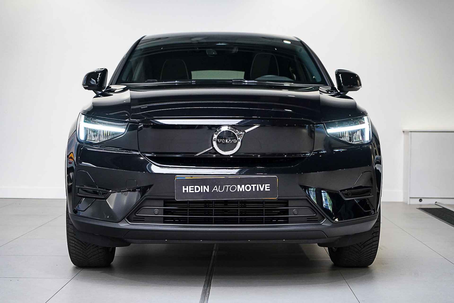 Volvo C40 Plus Dark Full Electric Extended Range 252Pk | Adaptive Cruise | Pilot Assist | Panoramadak | Google Maps | Parkeer Camera achter | 19"inch LMV | Stoel & Stuurverwarming | - 2/29