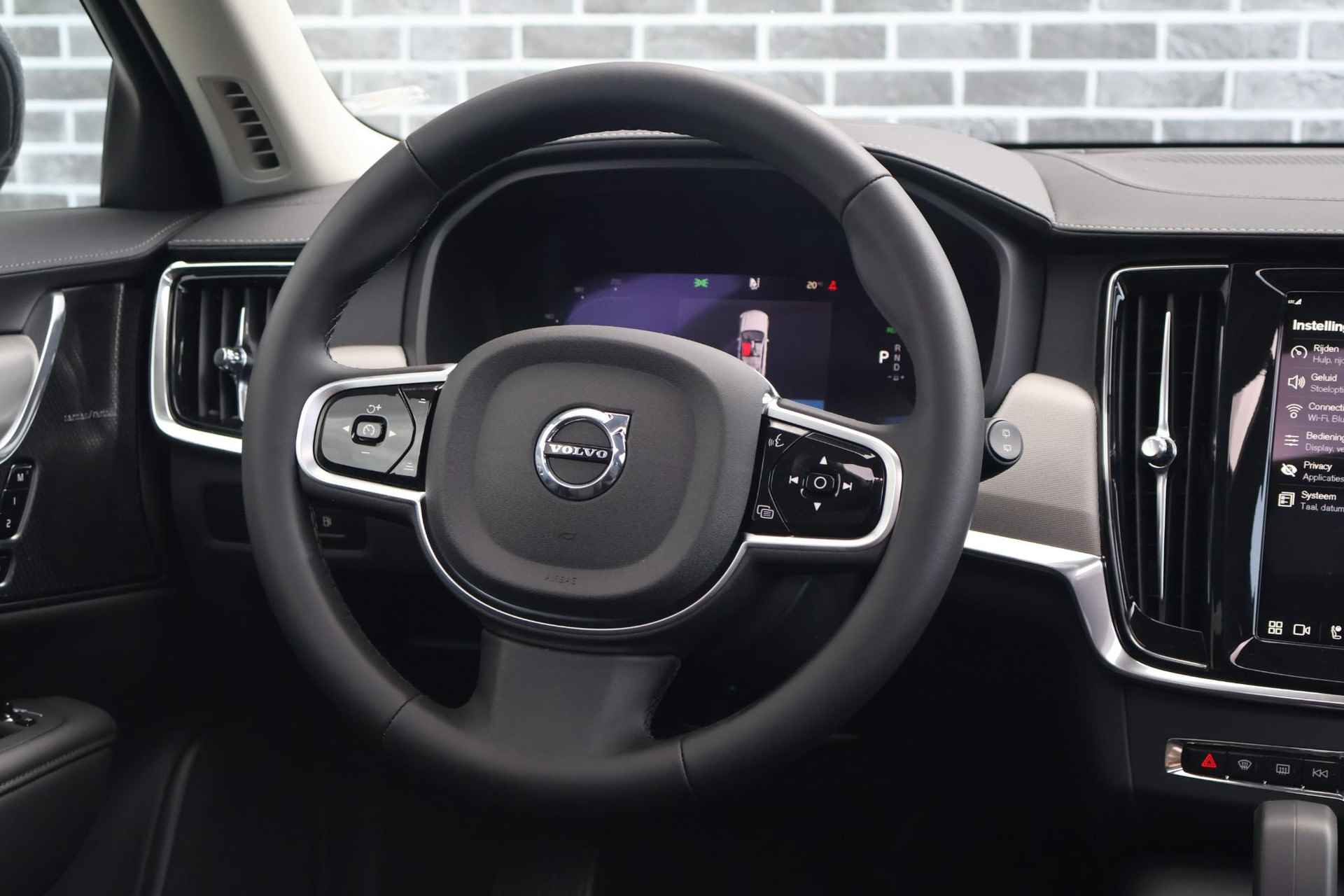 Volvo V90 2.0 T6 Recharge AWD Ultra Bright | Schuif-/-kanteldak | Elektr. verstelbare stoelen | Parkeerverwarming | Head-up display | Harman Kardon | - 12/28