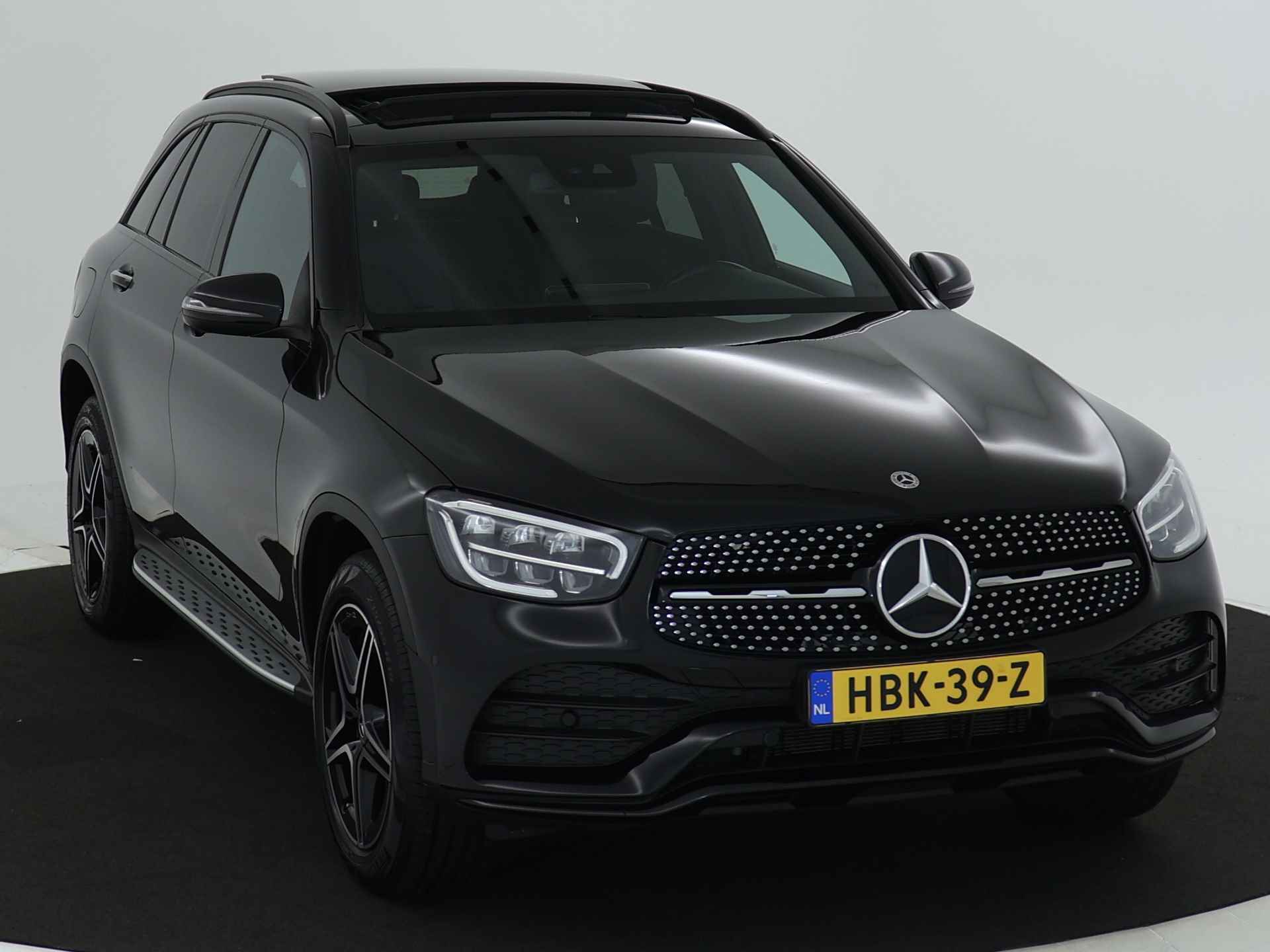 Mercedes-Benz GLC 300 e AMG Plug-In Hybride | Panormadak | Trekhaak | Inclusief 24 maanden MB Certified garantie voor Europa. - 29/46