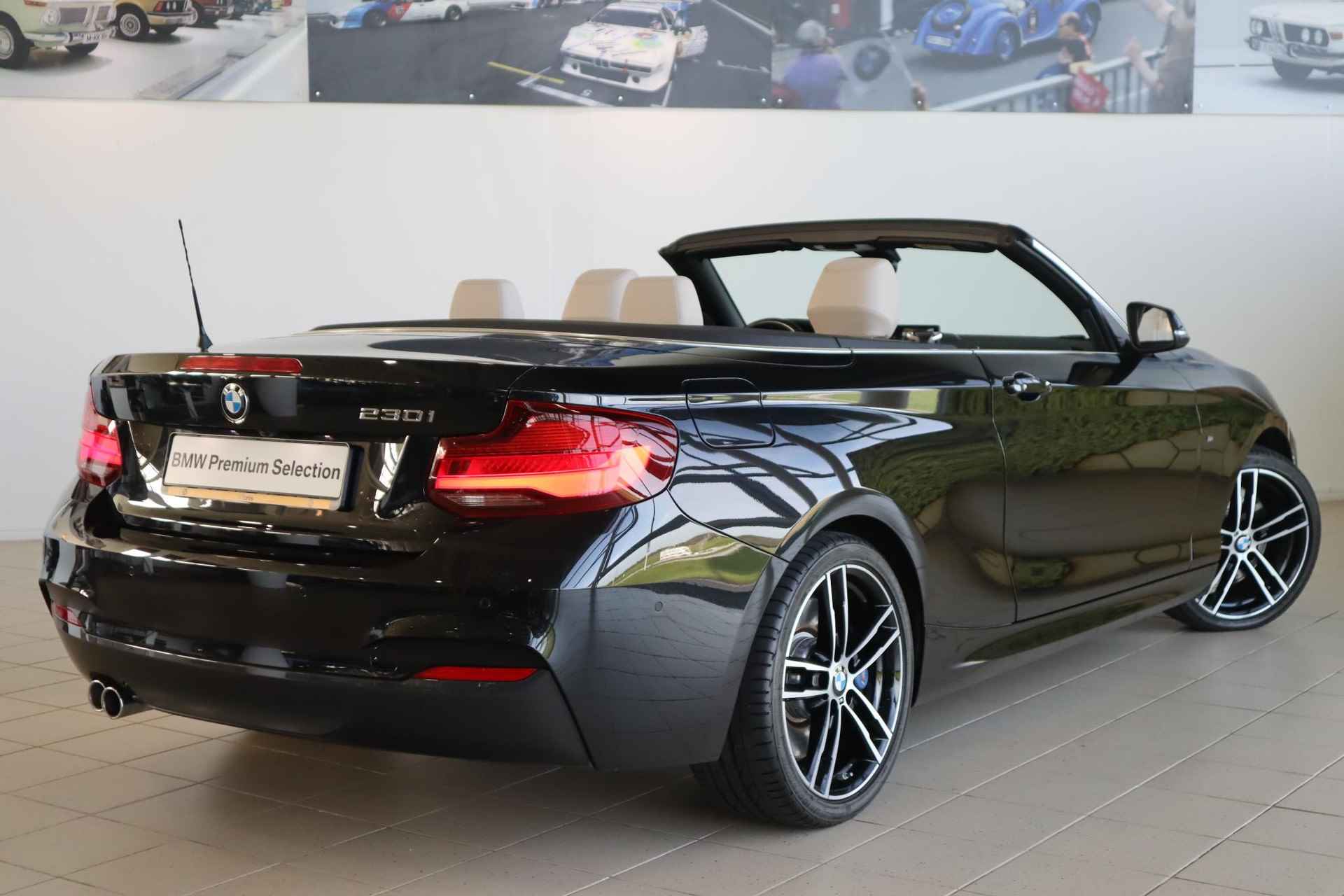 BMW 2-serie Cabrio 230i High Executive M Sportpakket | Safety Pack | Driving Assitant | Nieuwprijs € 80.022,- - 2/27