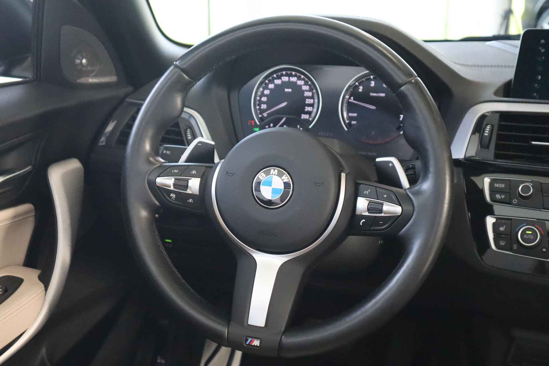 BMW 2-serie Cabrio 230i High Executive M Sportpakket | Safety Pack | Driving Assitant | Nieuwprijs € 80.022,- - 12/27