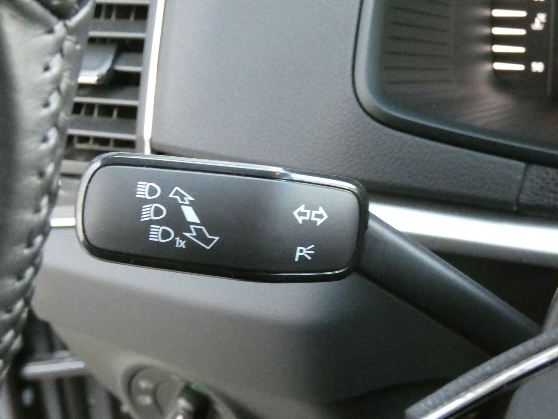 Škoda Karoq 1.5 TSI ACT Business Edition Automaat | Navigatie | Parkeercamera - 25/51