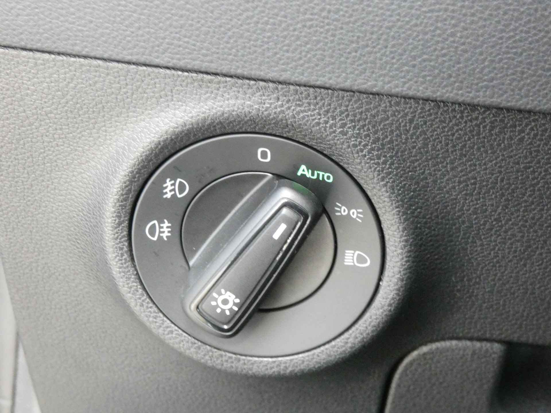 Škoda Karoq 1.5 TSI ACT Business Edition Automaat | Navigatie | Parkeercamera - 27/51