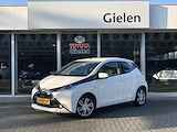 Toyota Aygo 1.0 VVT-i x-play | Lichtmetalen velgen, Airco, Parkeercamera, In hoogte verstelbare stoel, Stuurbediening