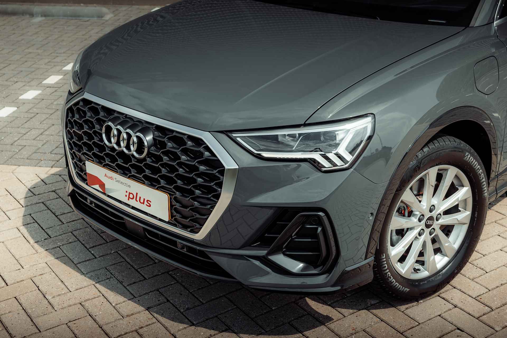 Audi Q3 Sportback 45 TFSI e 245pk s-tronic Advanced | Sportstoelen | Leder-alcantara | Stoelverwarming | Hemel in stof zwart | Side assist | LED | MMI navigatie - 10/32