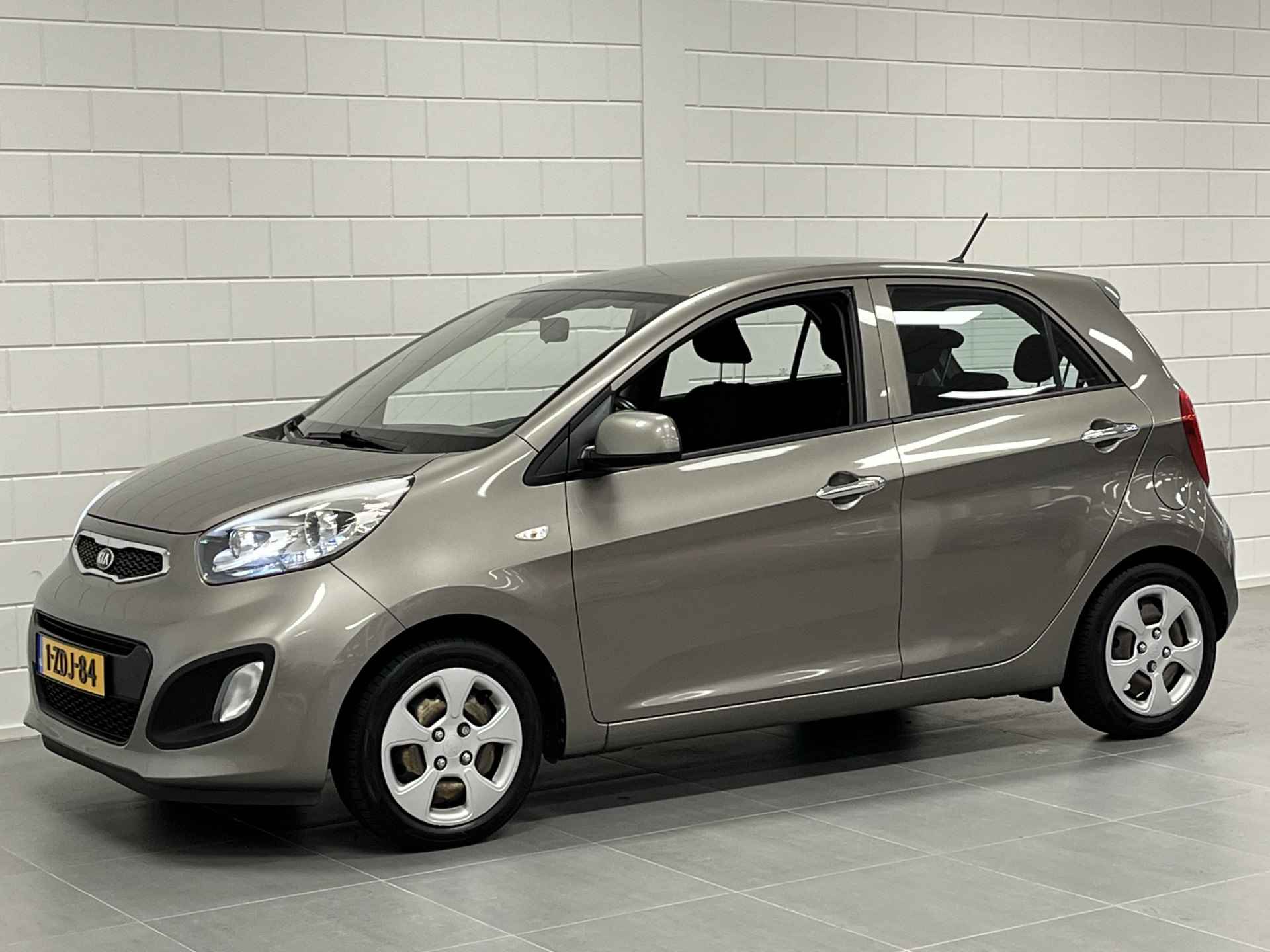 Kia Picanto 1.0 CVVT BusinessLine NAVIGATIE | TREKHAAK | AIRCO | NETTE AUTO! - 4/41