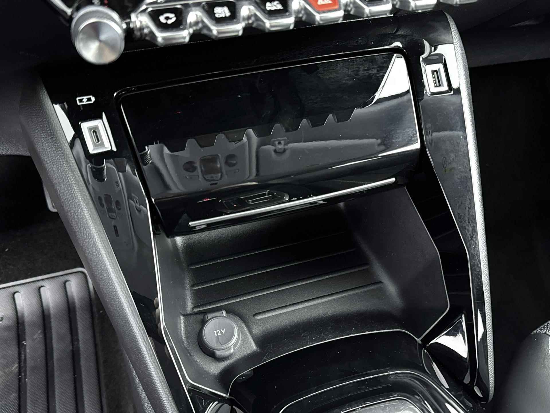 Peugeot e-2008 SUV EV 50kWh 136pk Allure Pack | Achteruitrijcamera | Navigatie | Stoelverwarming - 18/35