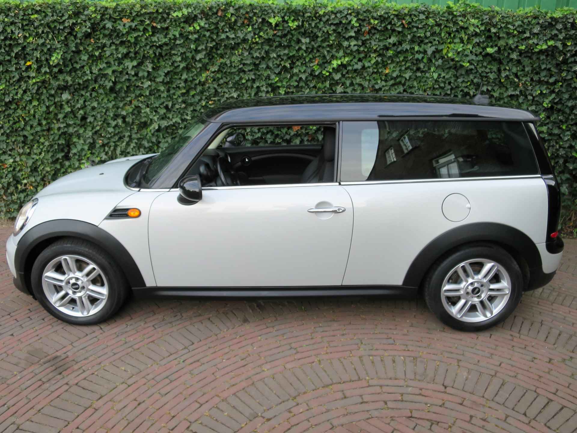 MINI Clubman 1.6 Cooper Chili R55 LCI met voorruitverw., BT, PDC, clima en 16" - 4/48