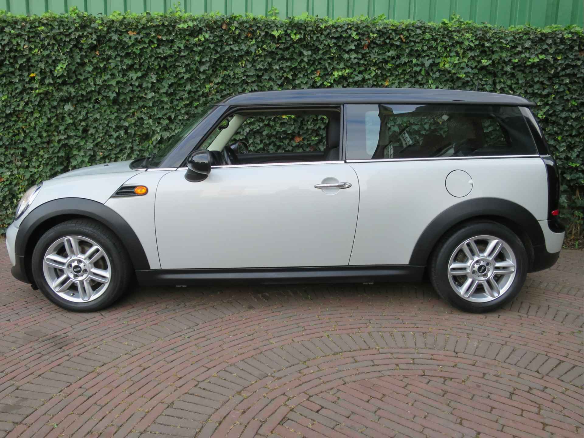 MINI Clubman 1.6 Cooper Chili R55 LCI met voorruitverw., BT, PDC, clima en 16" - 31/48