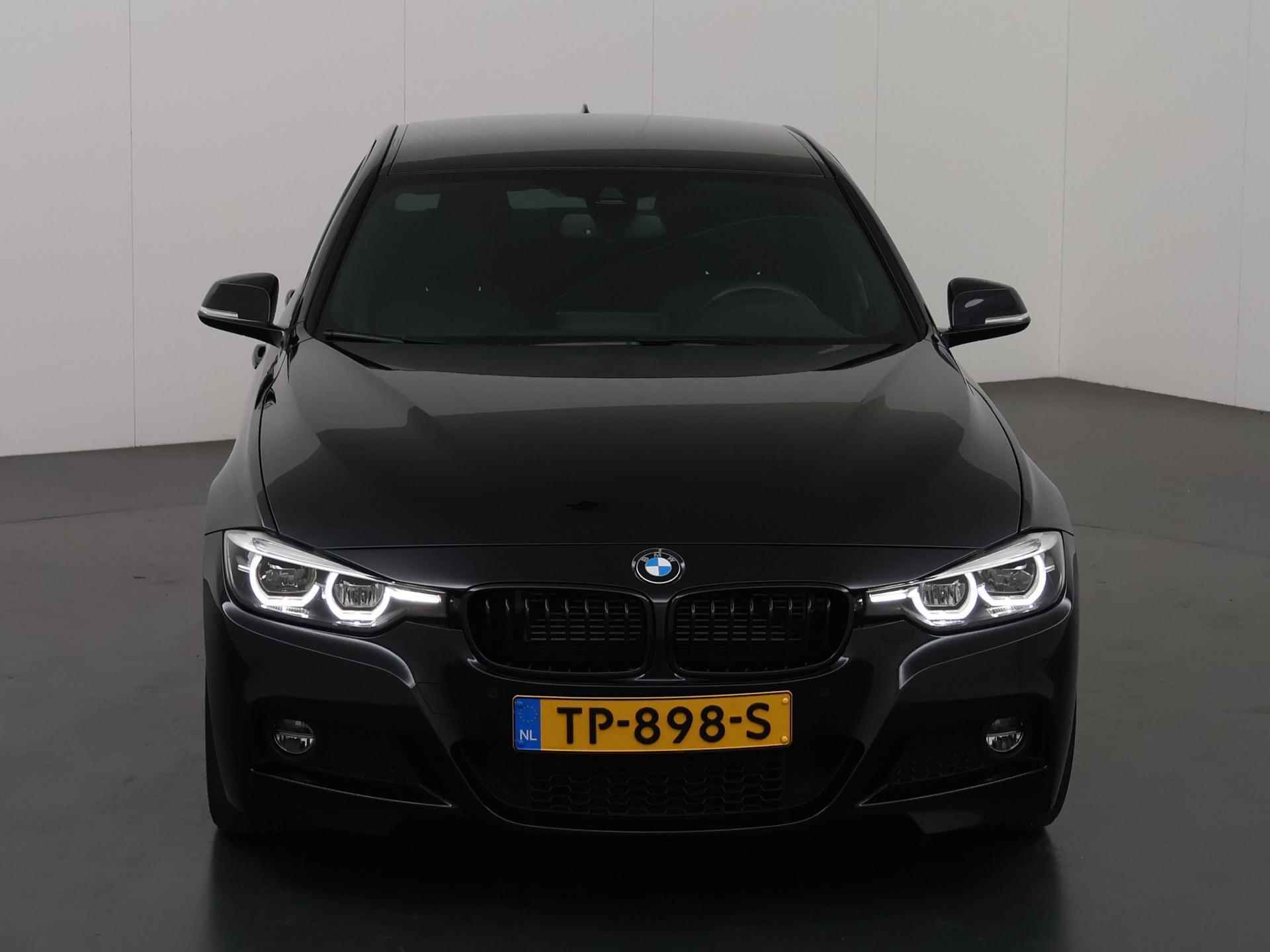 BMW 3-serie 330e Edition M Sport Shadow Executive | Navigatie | Parkeercamera | Parkeersensoren | Dodehoekdetectie | Leder | - 4/43