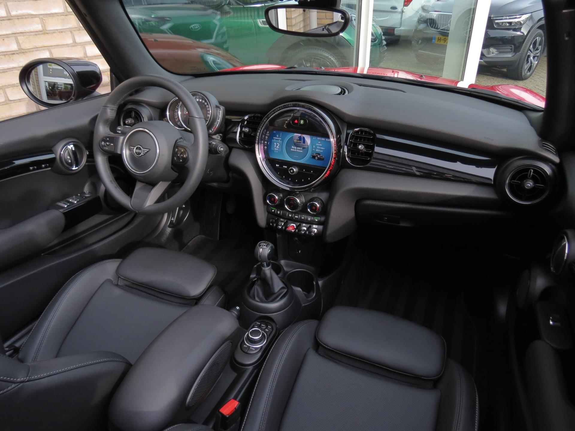 Mini Mini Cabrio 1.5 Cooper BlackPack|Car-Play Navi|Vol Leder|LED|Clima|Stoelverw. - 7/28