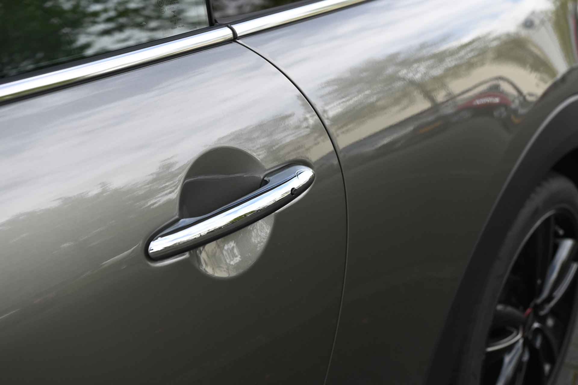 MINI Hatchback Cooper S Hammersmith JCW Automaat / Panoramadak / LED / Comfort Access / Harman-Kardon / Park Assistant / Comfortstoelen / Stoelverwarming - 16/35