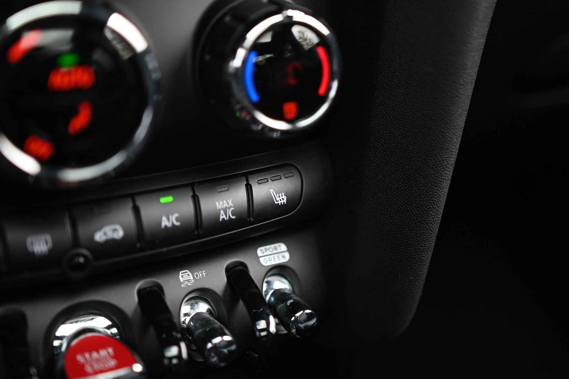 MINI Hatchback Cooper S Hammersmith JCW Automaat / Panoramadak / LED / Comfort Access / Harman-Kardon / Park Assistant / Comfortstoelen / Stoelverwarming - 23/35