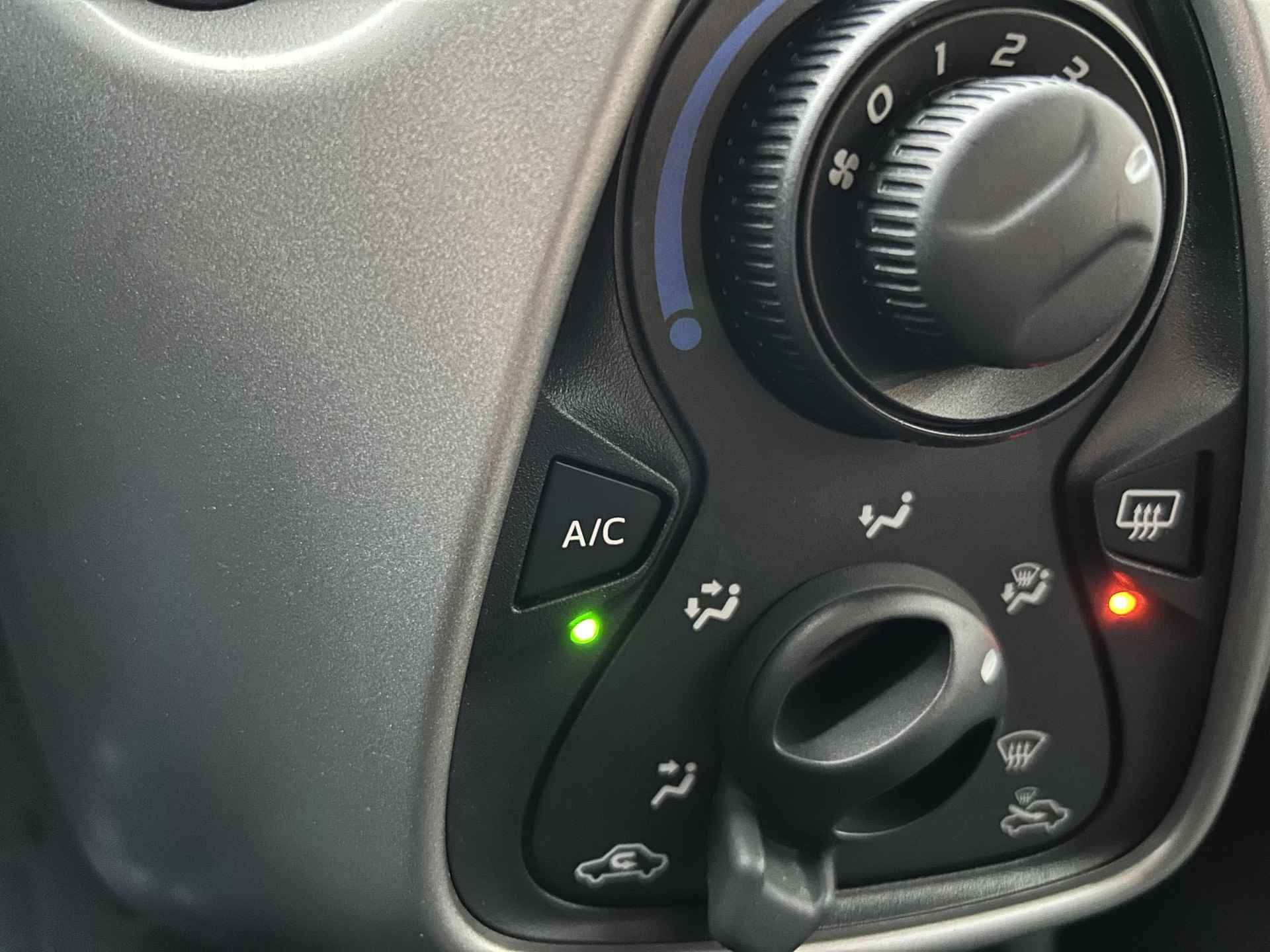 Peugeot 108 1.0 e-VTi Active | Airco | 5 Deurs | LED Dagrijverlichting | Bleutooth Telefoon & Audio | Elektrisch Pakket | Stuurwielbediening - 14/41