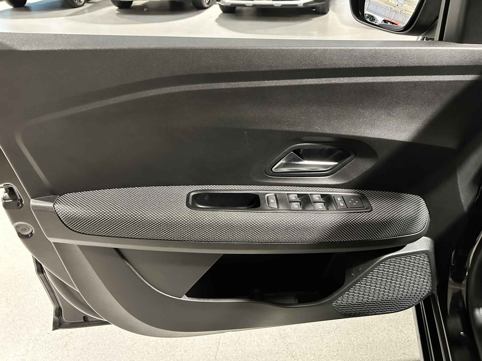 Dacia Sandero 1.0 TCe 90 Comfort Led|Apple Carplay Android Auto|Parkeersensoren|camera |Dodehoek detectie - 11/38