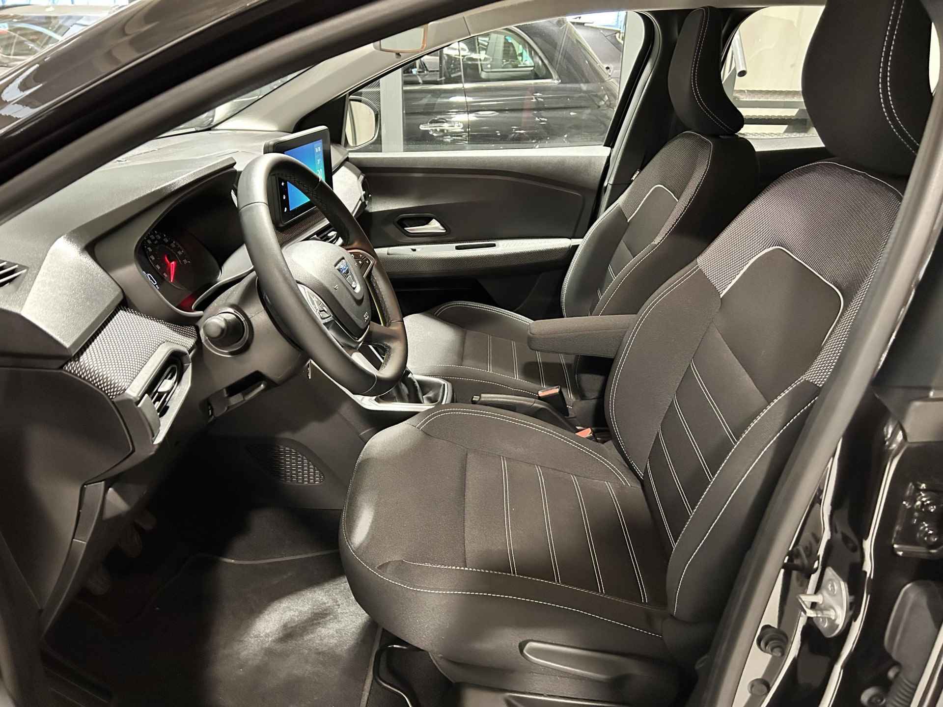 Dacia Sandero 1.0 TCe 90 Comfort Led|Apple Carplay Android Auto|Parkeersensoren|camera |Dodehoek detectie - 13/38