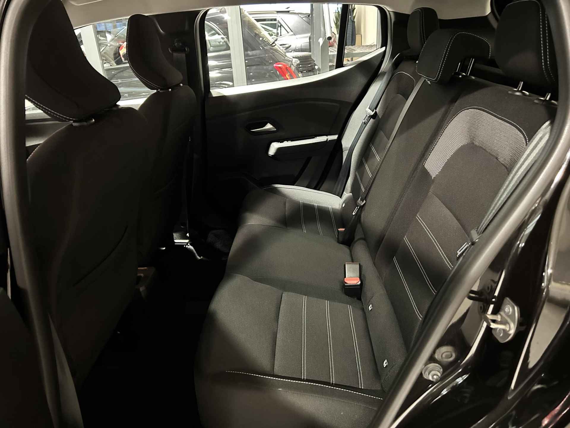Dacia Sandero 1.0 TCe 90 Comfort Led|Apple Carplay Android Auto|Parkeersensoren|camera |Dodehoek detectie - 30/38