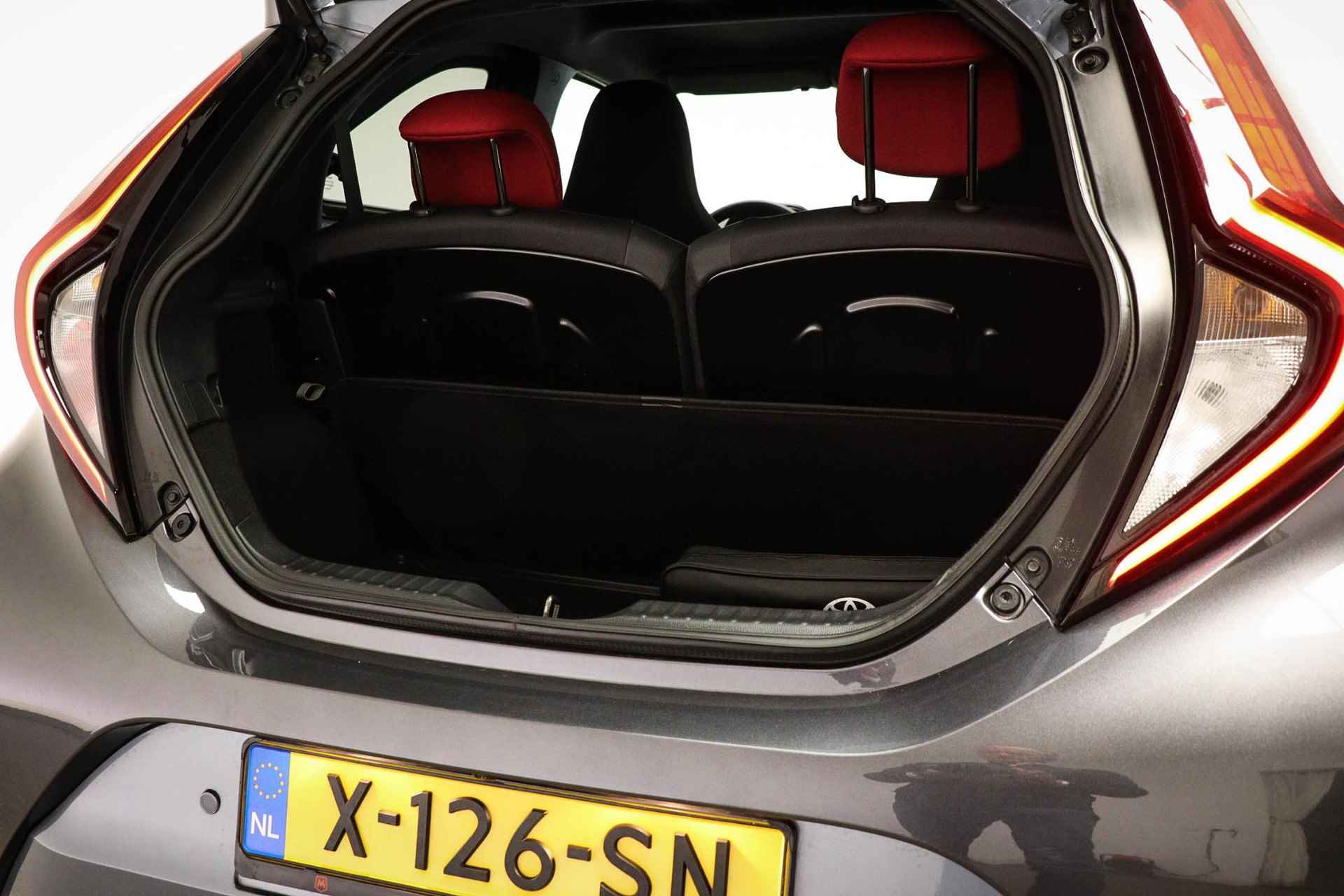 Toyota Aygo X 1.0 VVT-i S-CVT Premium | JBL DAB | UNDERCOVER | CAMERA | 18" - 13/57