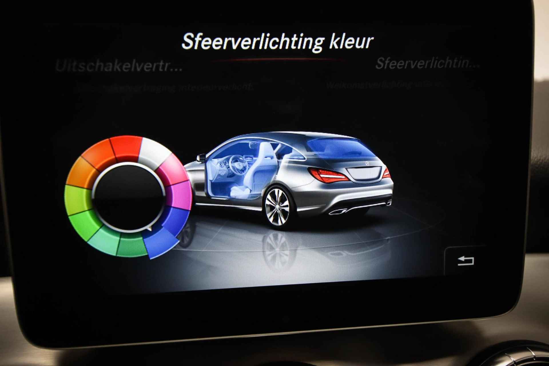 Mercedes-Benz CLA-klasse Shooting Brake 180 AMG-Line | PANORAMADAK | SFEERVERLICHTING | APPLE CARPLAY - 7/61