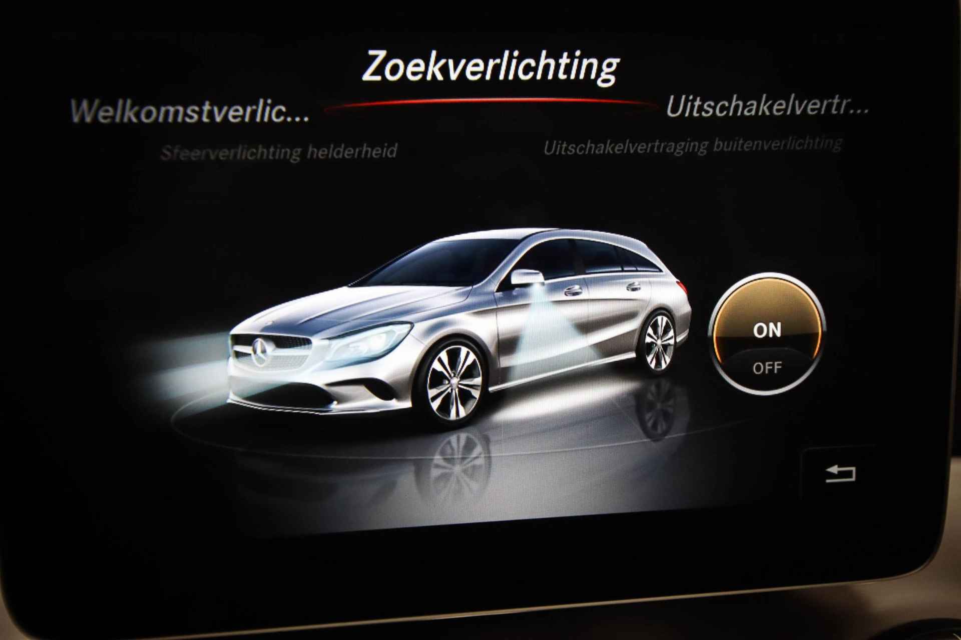 Mercedes-Benz CLA-klasse Shooting Brake 180 AMG-Line | PANORAMADAK | SFEERVERLICHTING | APPLE CARPLAY - 56/61