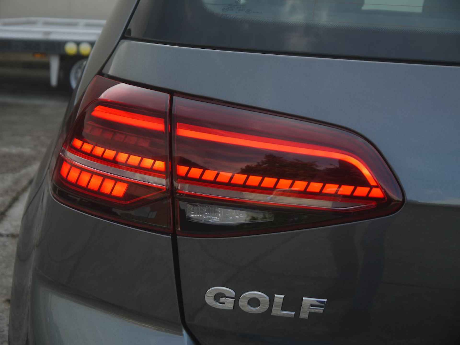 Volkswagen Golf 1.0 TSI Comfortline Business NL-Auto!! PDC I Apple carplay I Climate -- A.S. ZONDAG OPEN VAN 11.00 T/M 15.30 -- - 30/34