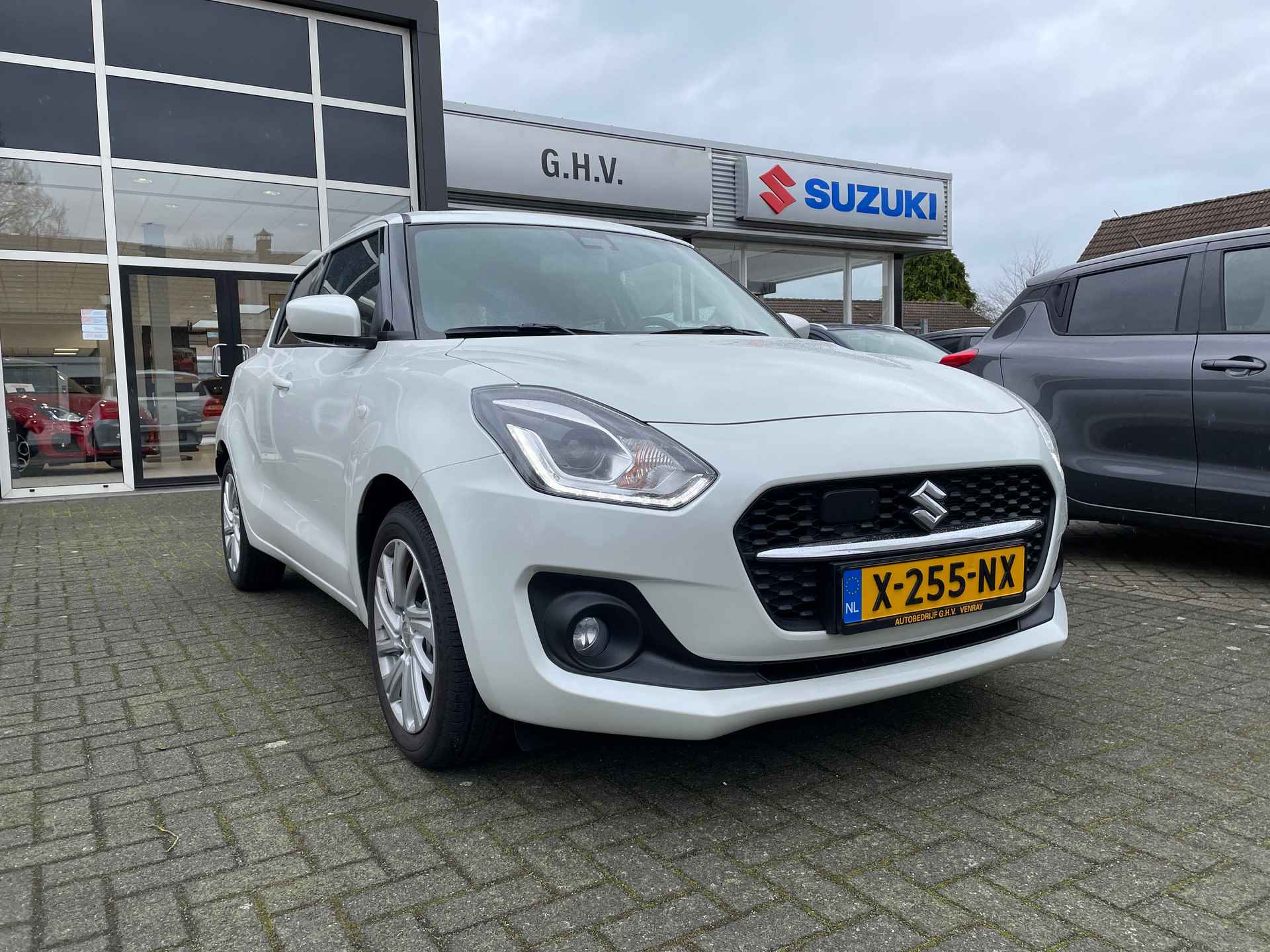 SUZUKI Swift 1.2 DualJet 83pk Smart Hybrid S&amp;S Select - 6/43