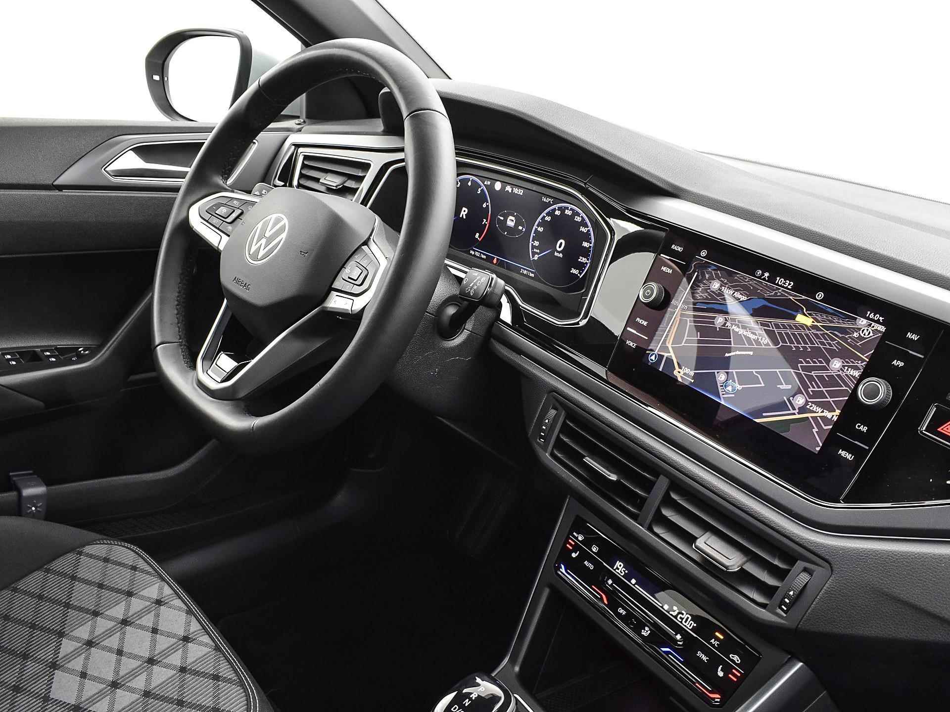 Volkswagen Taigo 1.0 Tsi 110pk DSG R-Line | Climatronic | Keyless | Camera | P-Sensoren | App-Connect | Navi | 17'' Inch | Garantie t/m 02-08-2027 of 100.000km - 15/35