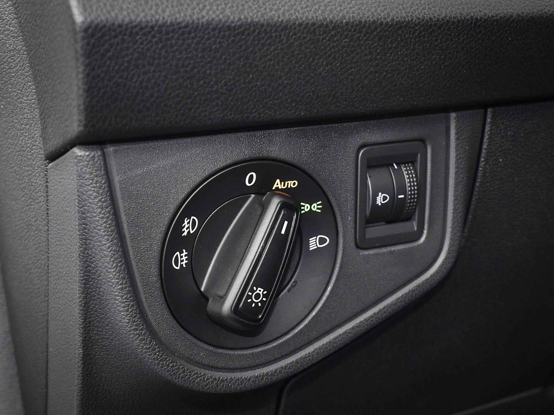 Volkswagen Taigo 1.0 Tsi 110pk DSG R-Line | Climatronic | Keyless | Camera | P-Sensoren | App-Connect | Navi | 17'' Inch | Garantie t/m 02-08-2027 of 100.000km - 19/35