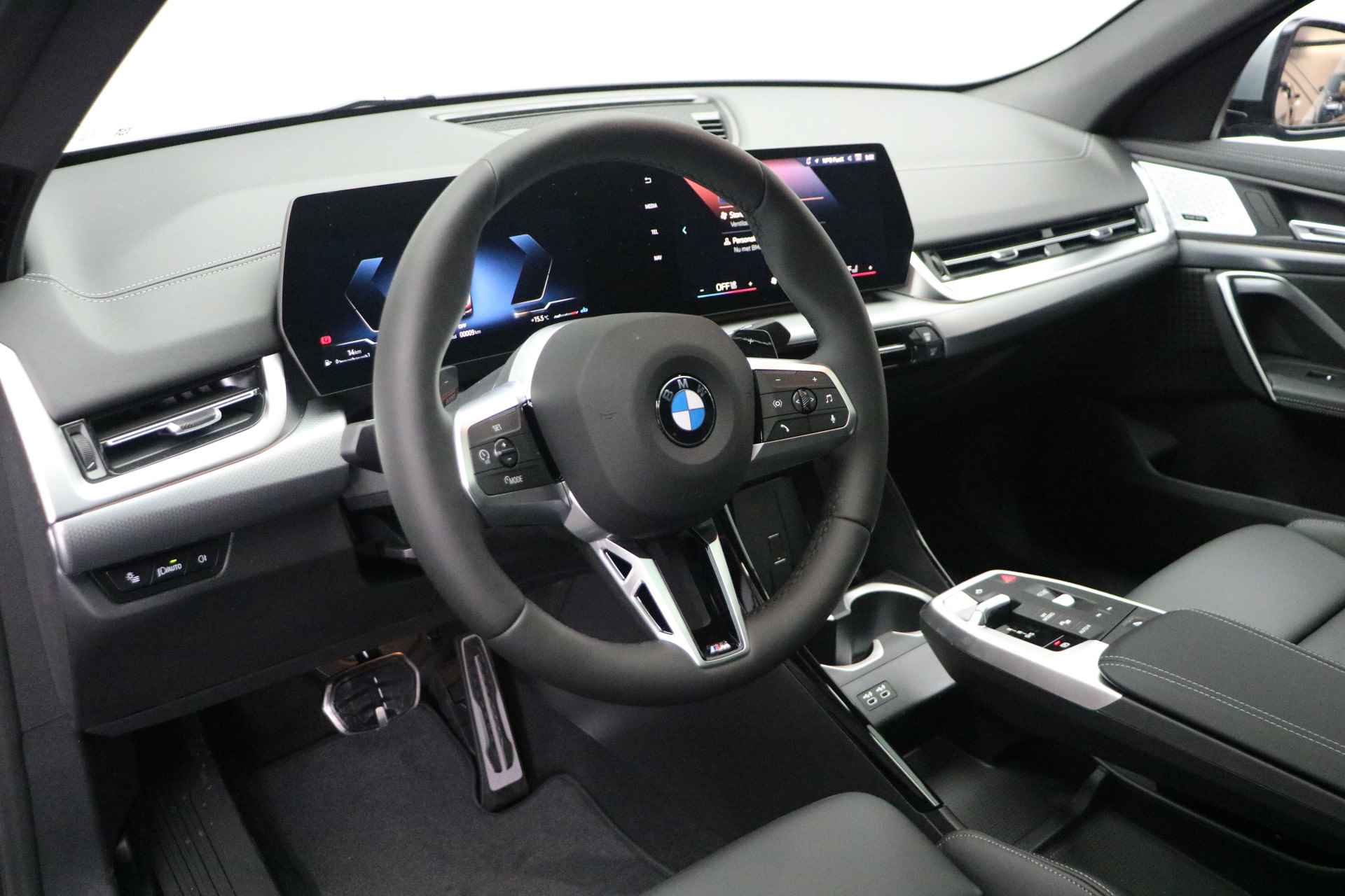 BMW X2 sDrive20i M Sport Automaat / Panoramadak / Adaptieve LED / Adaptief M Onderstel / Sportstoelen  / Parking Assistant / Comfort Access - 8/22