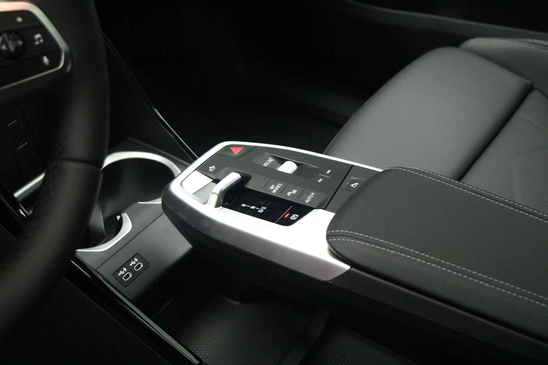 BMW X2 sDrive20i M Sport Automaat / Panoramadak / Adaptieve LED / Adaptief M Onderstel / Sportstoelen  / Parking Assistant / Comfort Access - 9/22