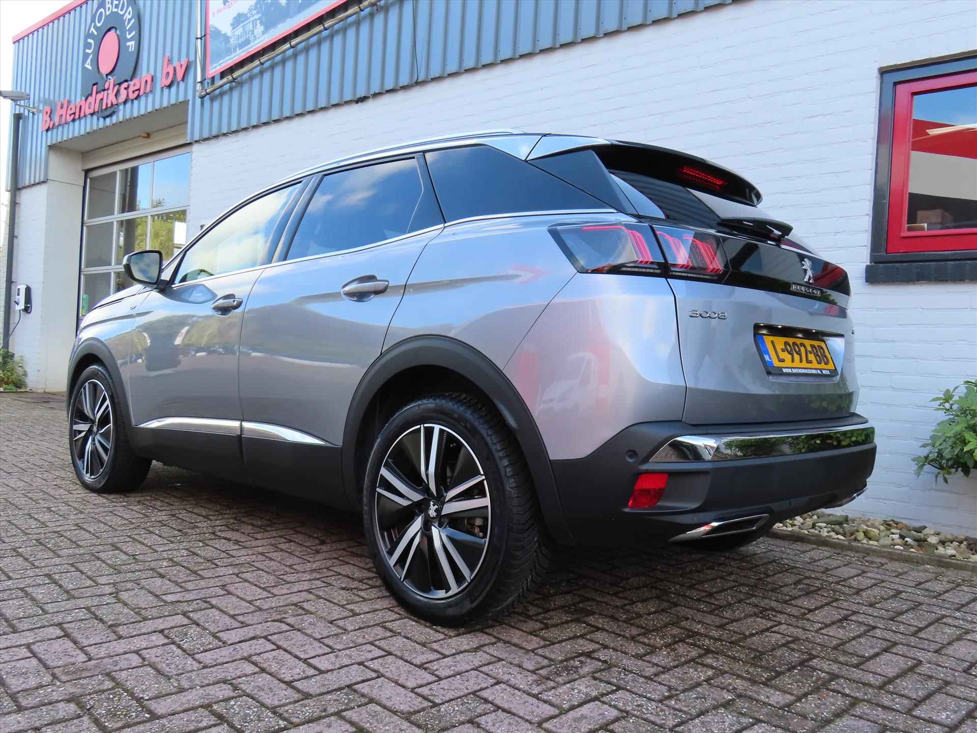 Peugeot 3008 1.6 PureTech 180pk EAT8 Blue Lease GT/ Elektrisch verstelbare stoel/ Stoelverwarming/ Apple Carplay/  360 Camera/ 1 Eigenaar/ Origineel NL/ NAP - 43/45