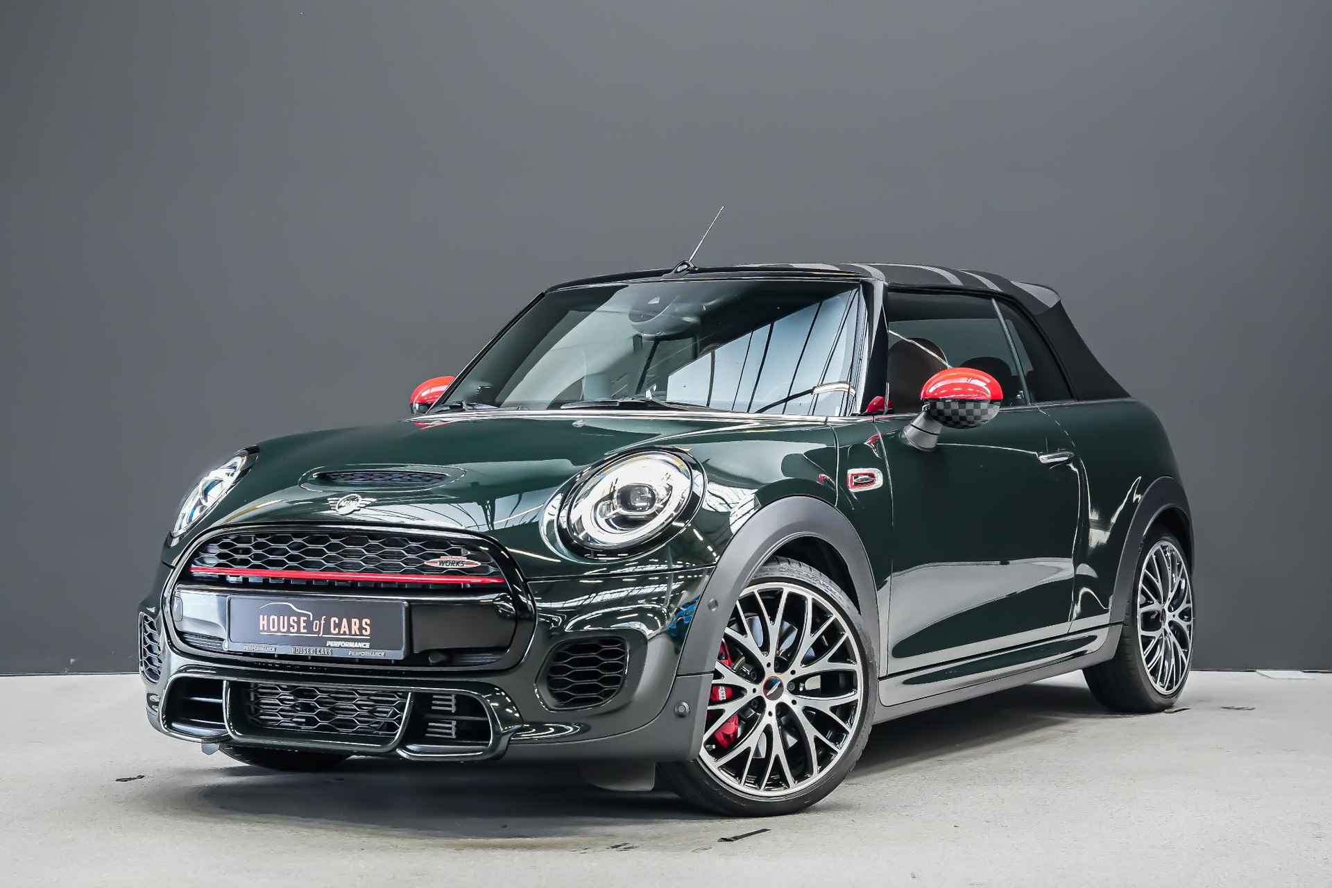 Mini Cabrio John Cooper Works Chili 2.0 231pk |Harman & Kardon|head-up display|lederen stoelen|Apple Carplay|adaptieve cruise control|parkeercamera en sensoren| - 2/36