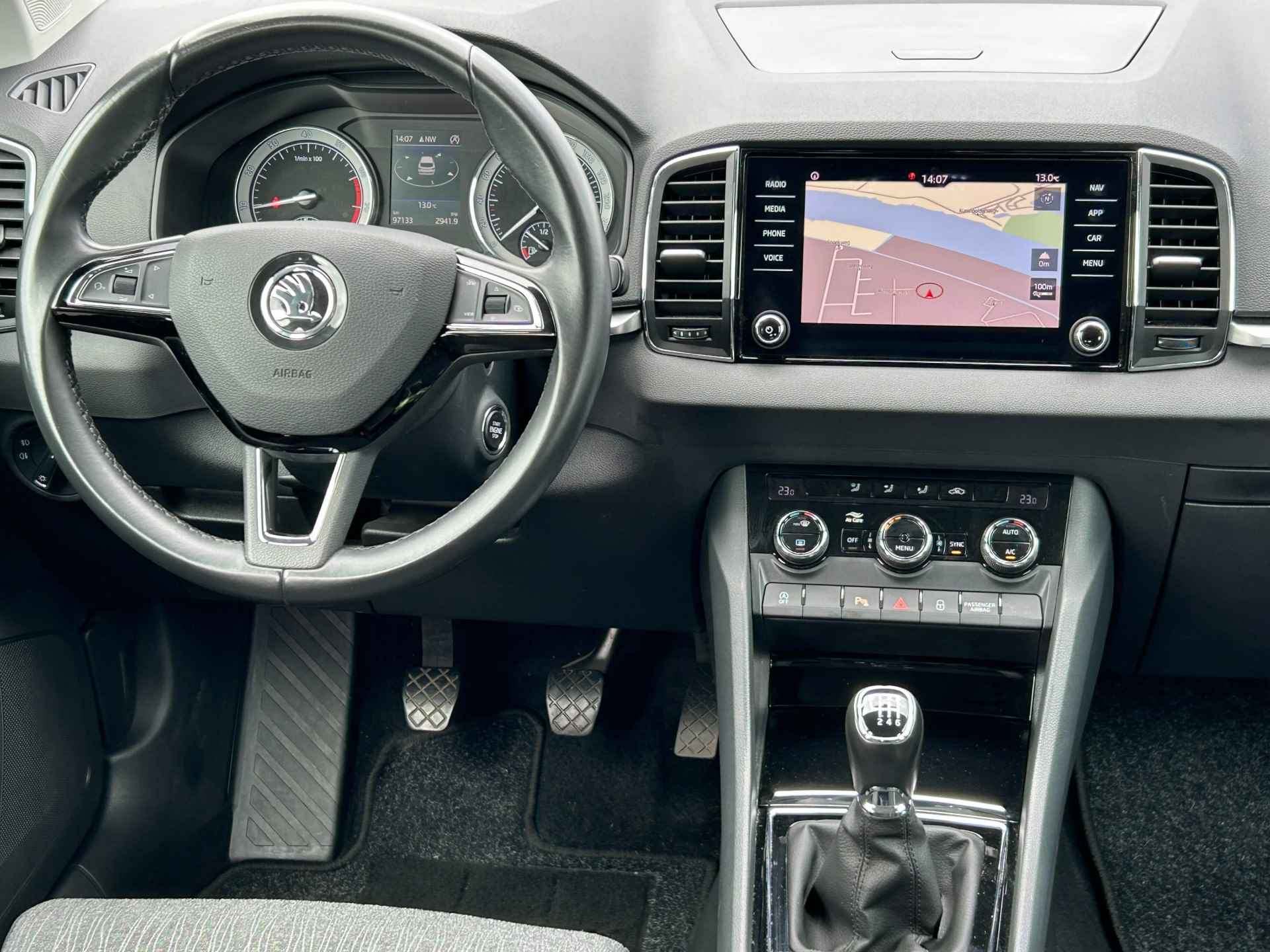 Škoda Karoq 1.5 TSI ACT Business Edition | Climate Control | Cruise Control | Camera | LED | Keyless Entry/Start | - 5/36