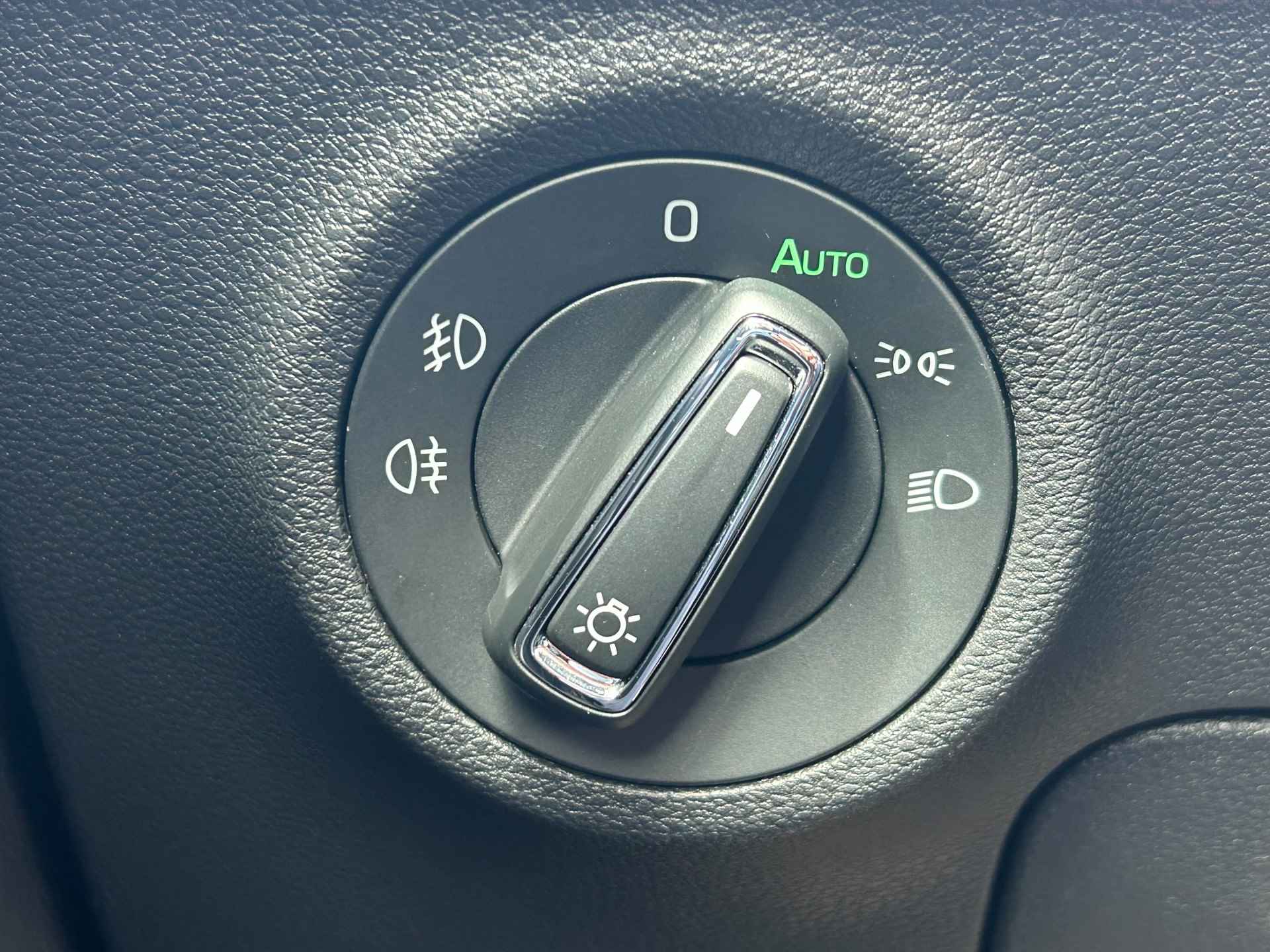 Škoda Karoq 1.5 TSI ACT Business Edition | Climate Control | Cruise Control | Camera | LED | Keyless Entry/Start | - 29/36