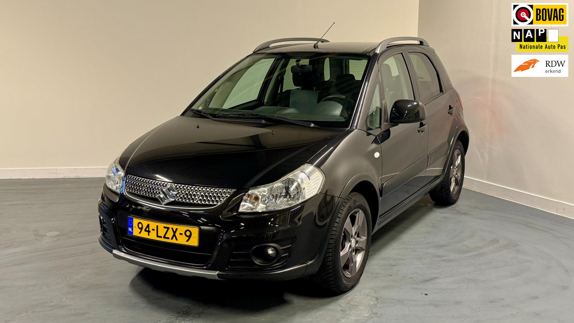 Suzuki SX4 1.6 Limited | NL-AUTO | 1E EIGENAAR | TREKHAAK | PARROT |