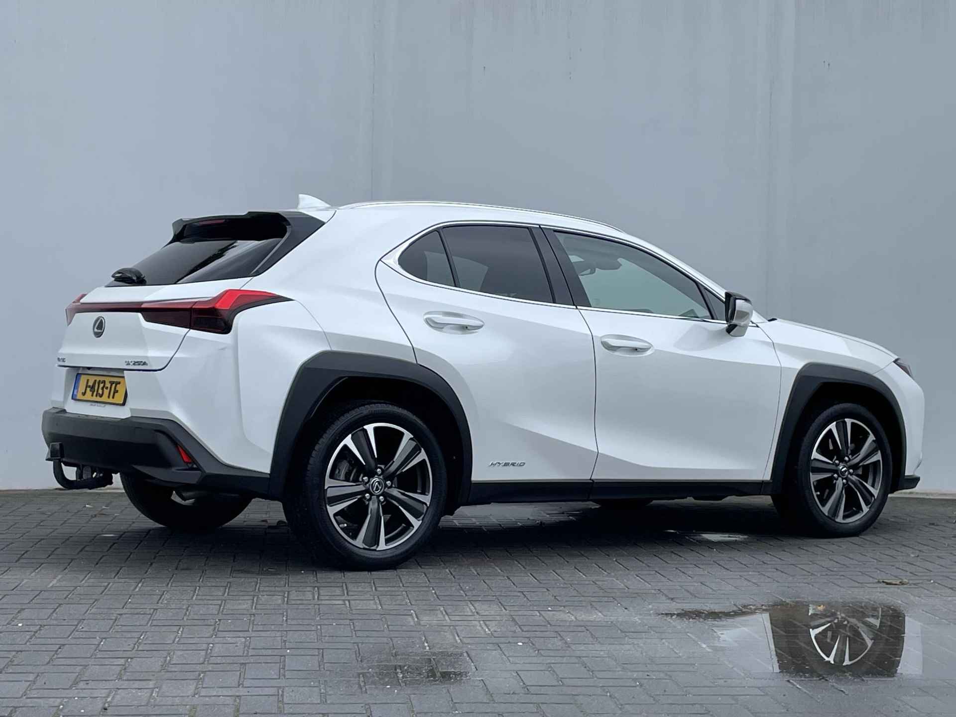 Lexus UX 250h Executive Line / TREKHAAK / NAVIGATIE / CRUISE CONTROL ADAPTIEF / ACHTERUITRIJCAMERA / CLIMATE CONTROL / BLUETOOTH - 3/41