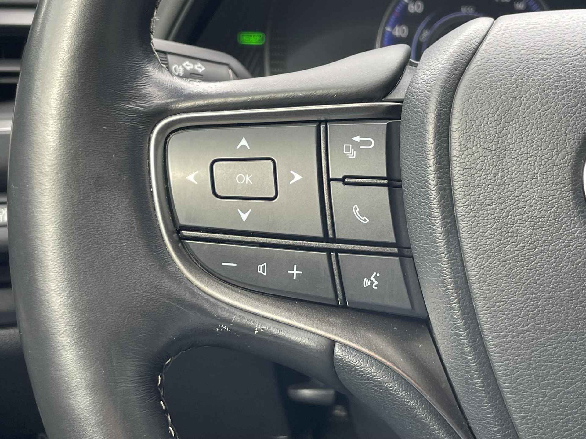 Lexus UX 250h Executive Line / TREKHAAK / NAVIGATIE / CRUISE CONTROL ADAPTIEF / ACHTERUITRIJCAMERA / CLIMATE CONTROL / BLUETOOTH - 30/41