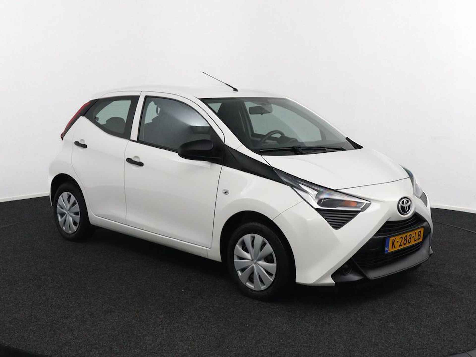 Toyota Aygo 1.0 VVT-i x-fun - 4/39