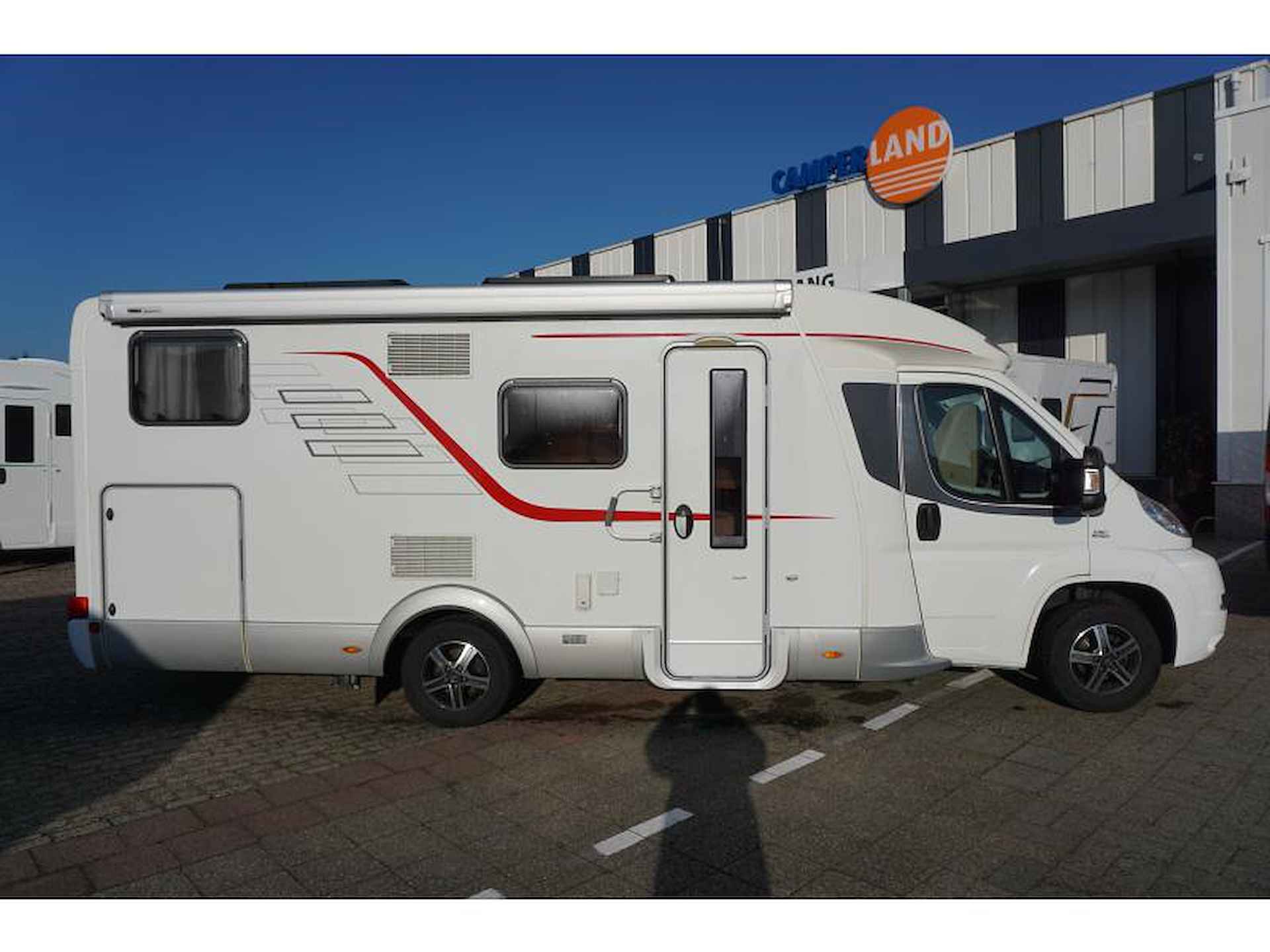 Hymer Tramp T674 CL Schotel+tv/Maxfann/Camera - 4/17