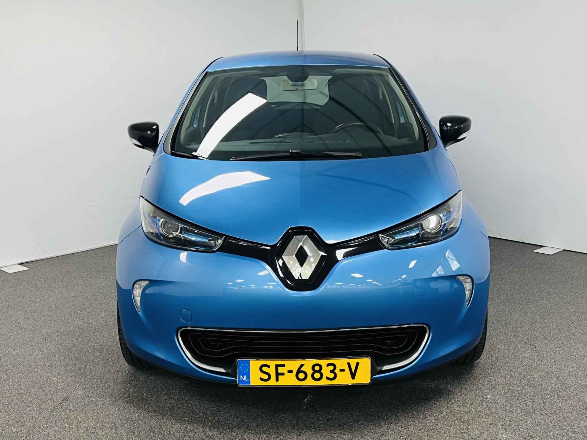 Renault ZOE R90 Intens 41 kWh (ex Accu) Navi Parkeersensoren Cruise controle Bluetooth Dealeronderhouden Zeer mooie auto . auto komt in aanmerking voor de 2000,- subsidie - 3/19