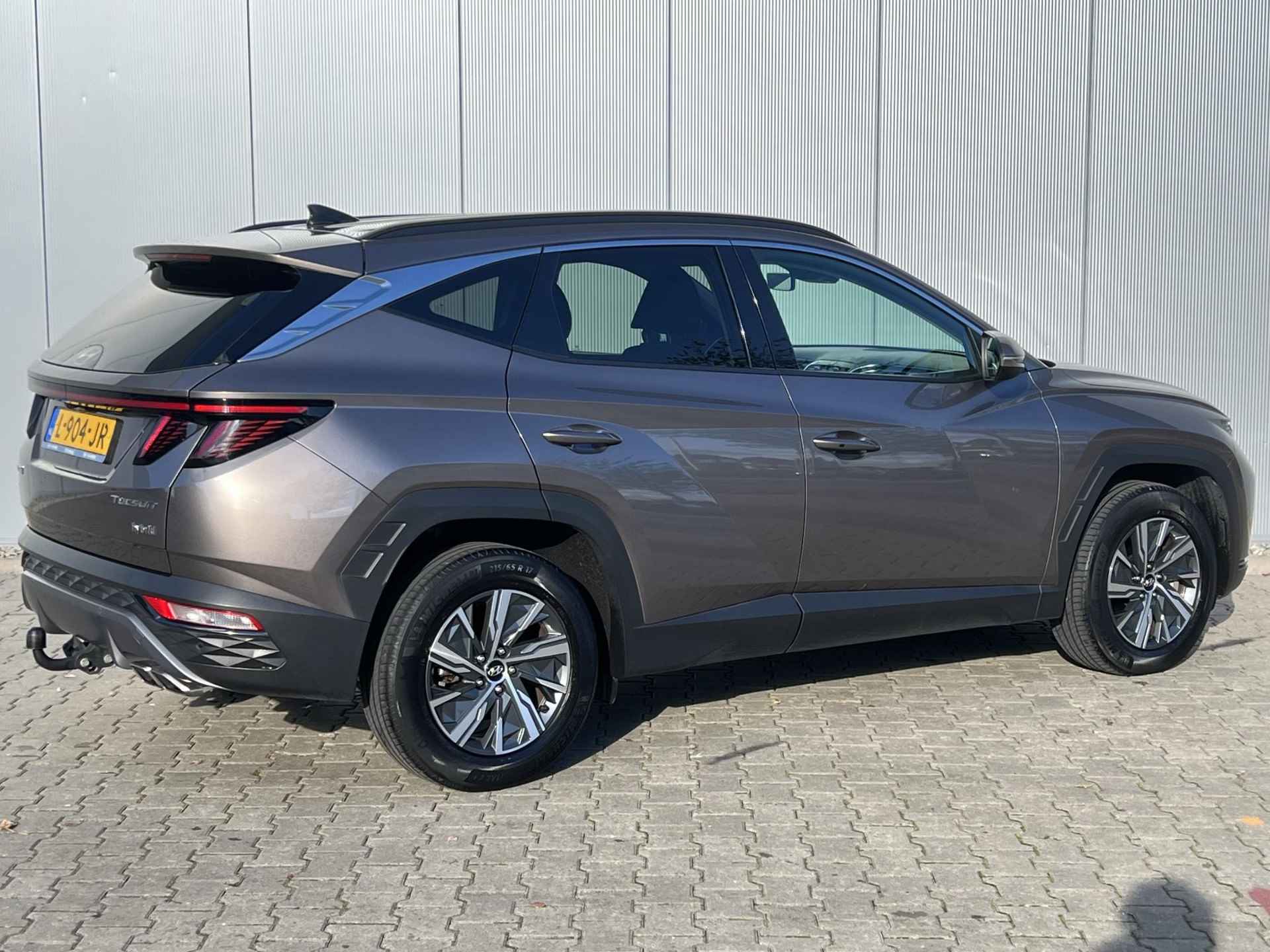 Hyundai Tucson 1.6 T-GDI HEV Comfort / Stoelverwarming / Apple Carplay & Android Auto /  Achteruitrijcamera / Trekhaak / Navigatie / - 3/28