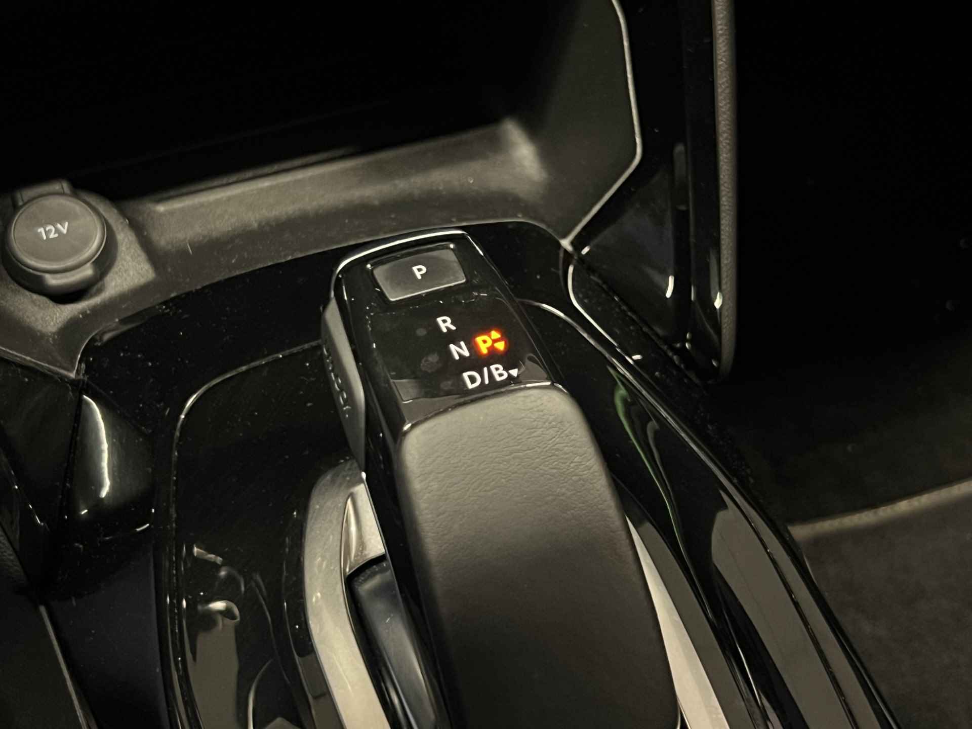 Peugeot e-2008 EV GT 50 kWh | Camera | 3-D Cockpit | Leder/Stof | 17'' LMV | LED | Carplay | Bluetooth | Getint glas | BTW | - 16/38