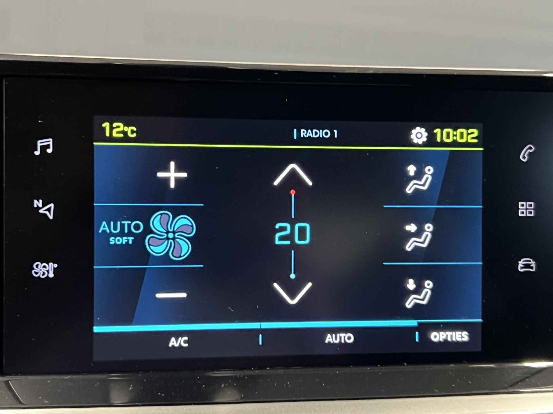 Peugeot e-2008 EV GT 50 kWh | Camera | 3-D Cockpit | Leder/Stof | 17'' LMV | LED | Carplay | Bluetooth | Getint glas | BTW | - 21/38