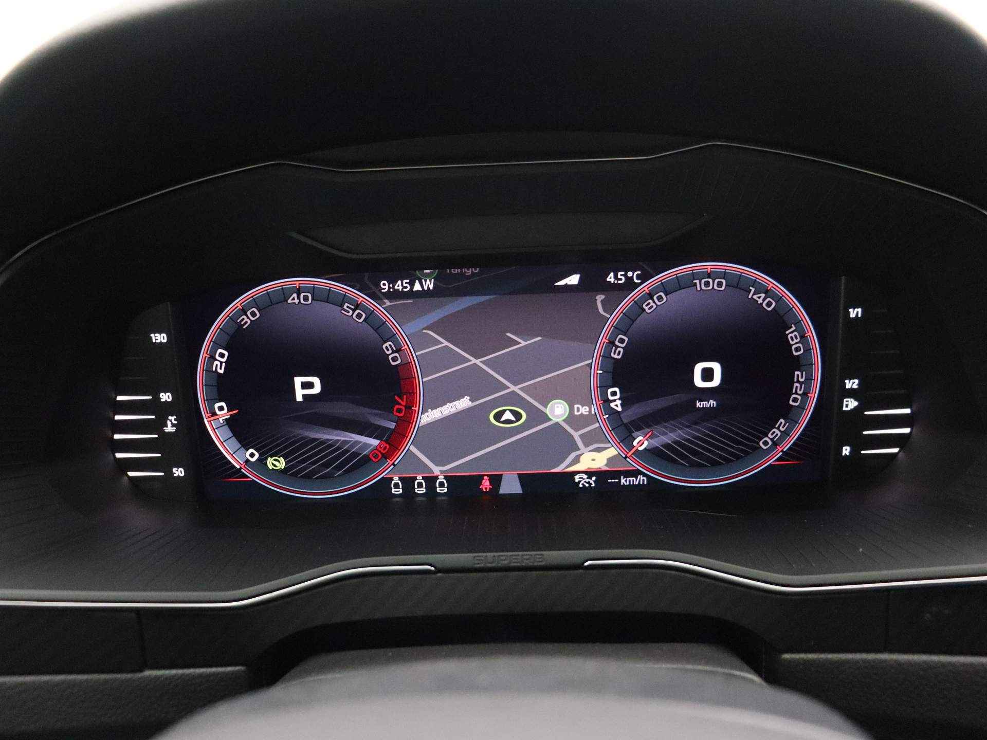 Škoda Superb Combi Sportline Business 1.5 TSI 150pk DSG Automaat Panoramadak, LED matrix koplampen, Navigatie, Adaptive cruise control, Stoelverwarming, Achteruitrijcamera, Verwarmde voorruit, Parkeersensoren - 19/48