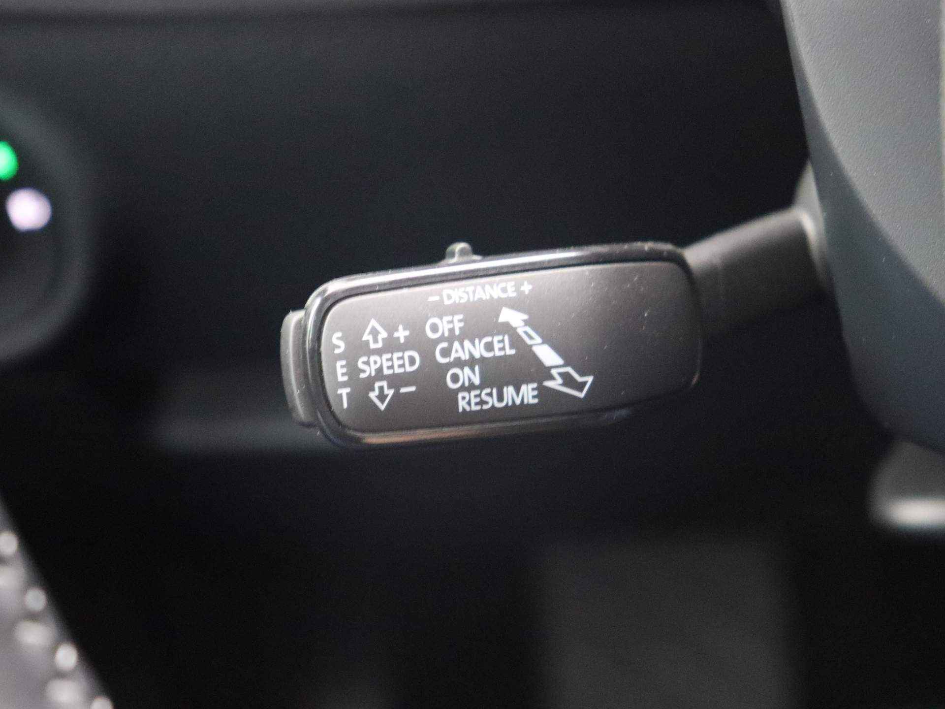 Škoda Superb Combi Sportline Business 1.5 TSI 150pk DSG Automaat Panoramadak, LED matrix koplampen, Navigatie, Adaptive cruise control, Stoelverwarming, Achteruitrijcamera, Verwarmde voorruit, Parkeersensoren - 23/48