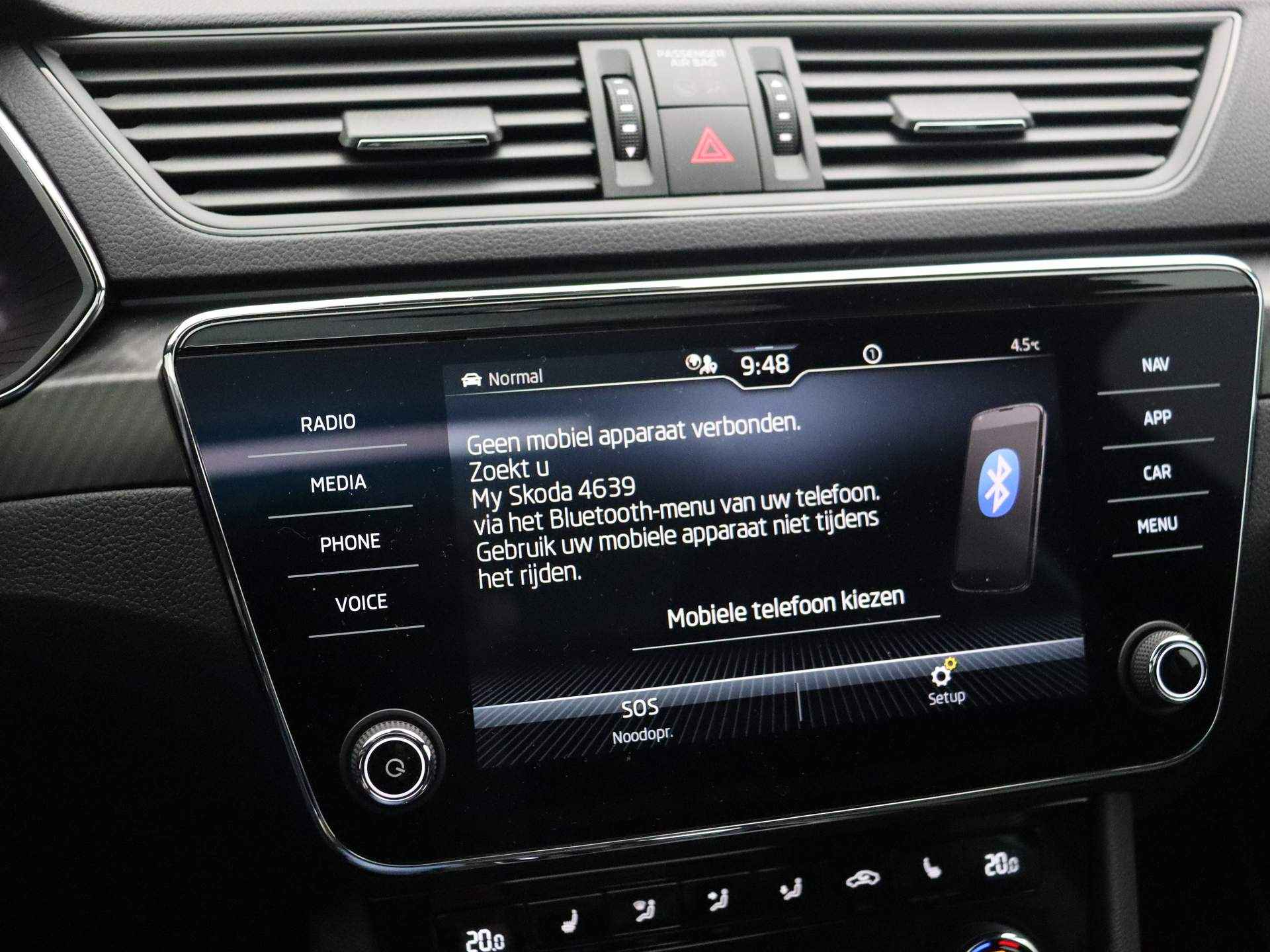 Škoda Superb Combi Sportline Business 1.5 TSI 150pk DSG Automaat Panoramadak, LED matrix koplampen, Navigatie, Adaptive cruise control, Stoelverwarming, Achteruitrijcamera, Verwarmde voorruit, Parkeersensoren - 28/48