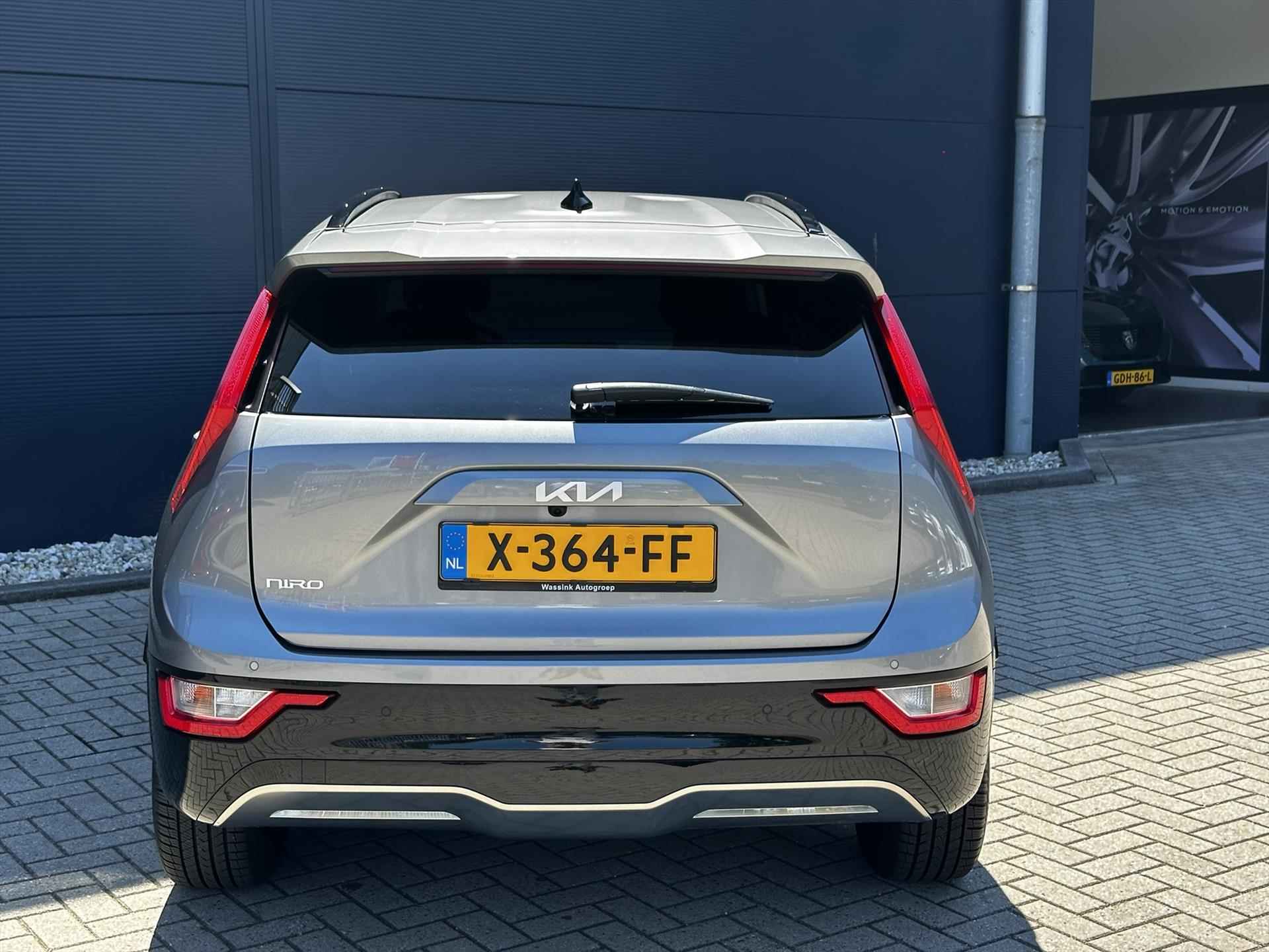 KIA e-Niro 64,8 kWh 204pk Aut Edition | Subsidie | Stoel/Stuurwielverwarming | Climate Control | Navigatie | - 3/47