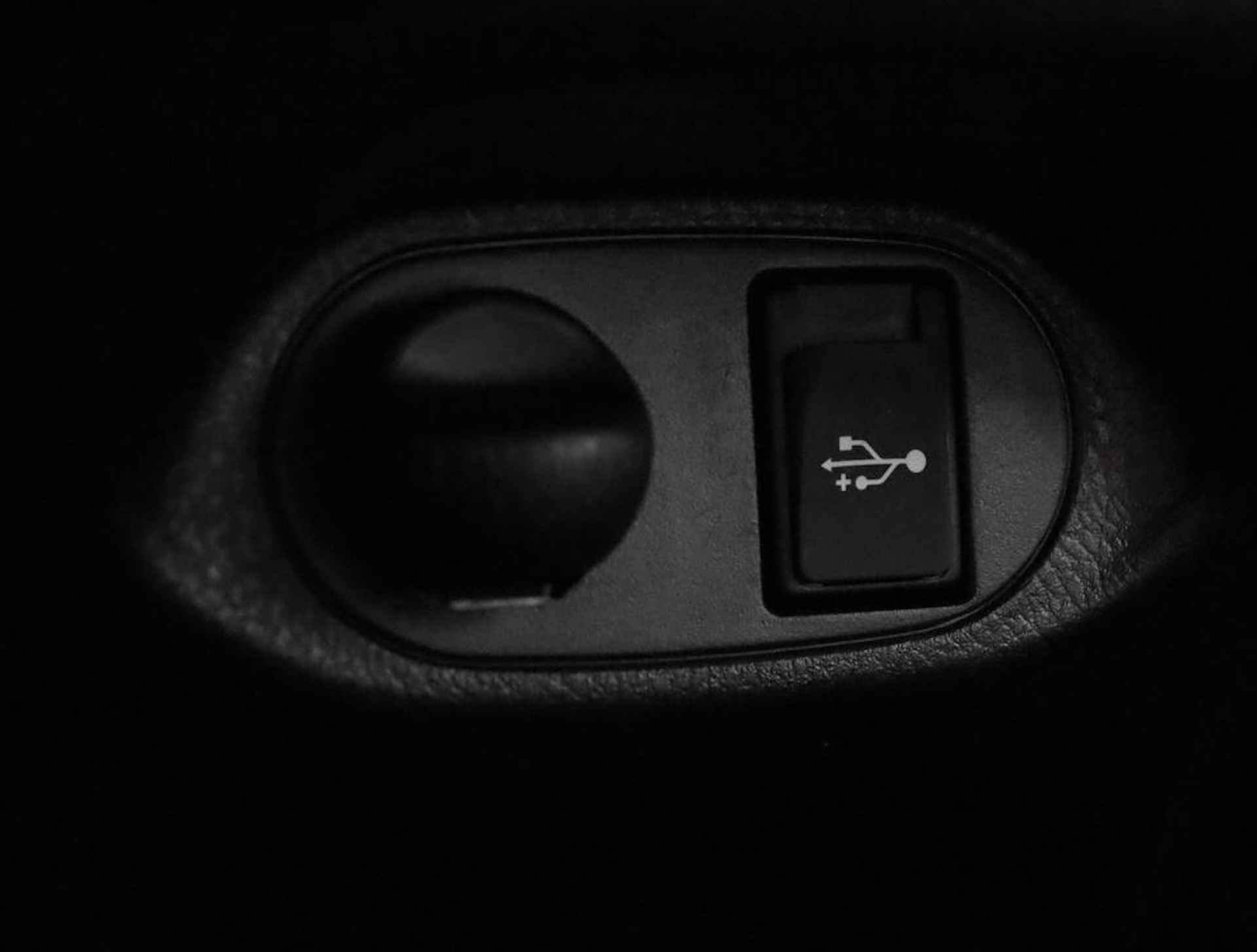 Toyota Yaris 1.5 Hybrid Aspiration | Cruise control | Climate control | Achteruitrijcamera | - 39/48