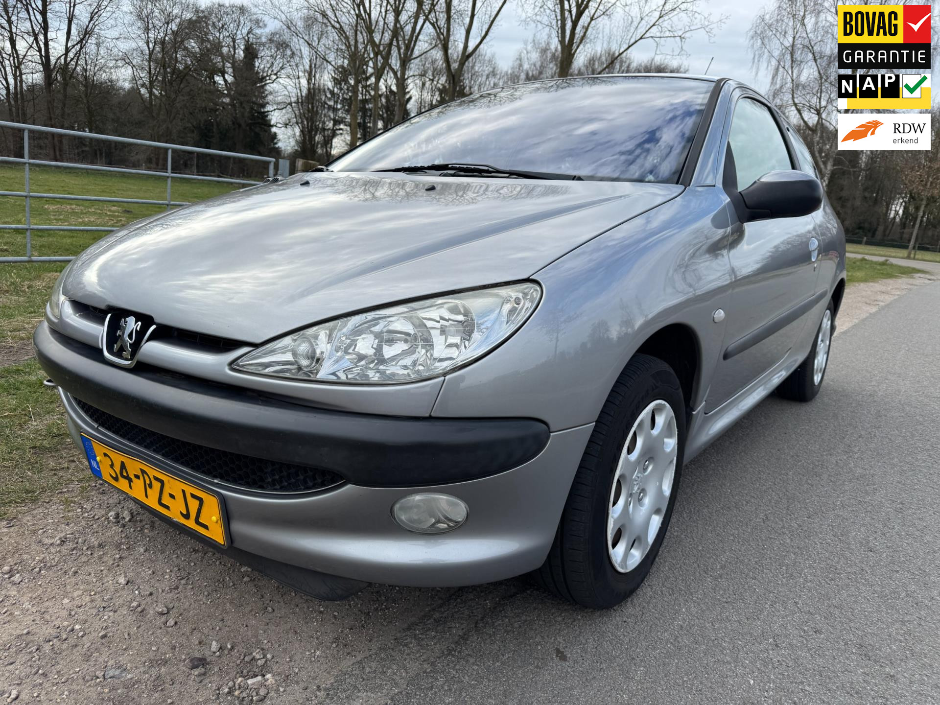 Peugeot 206 1.4-16V Gentry Premium met airco en trekhaak